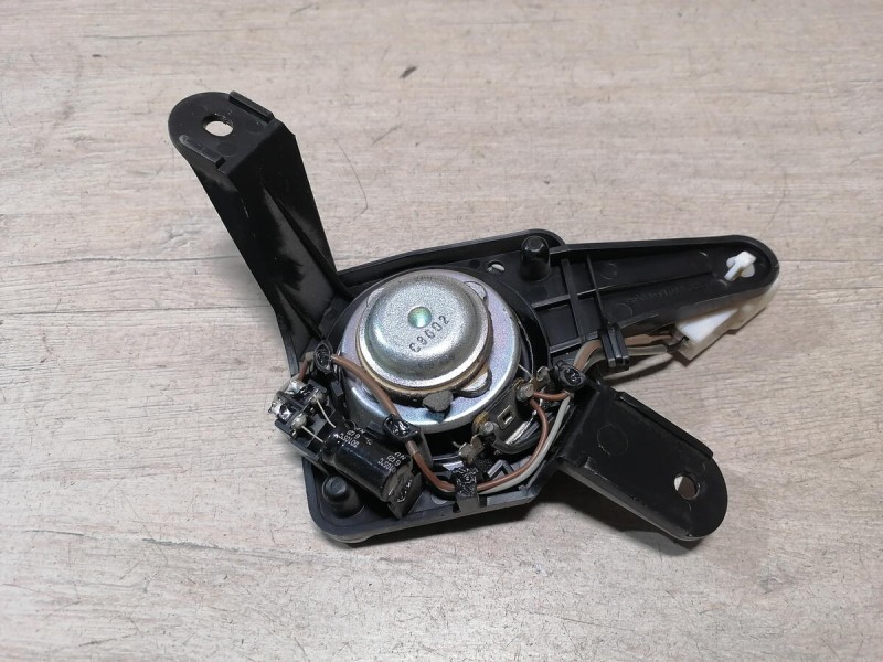 Lexus IS 250 динамик в дверь маленький передний правый