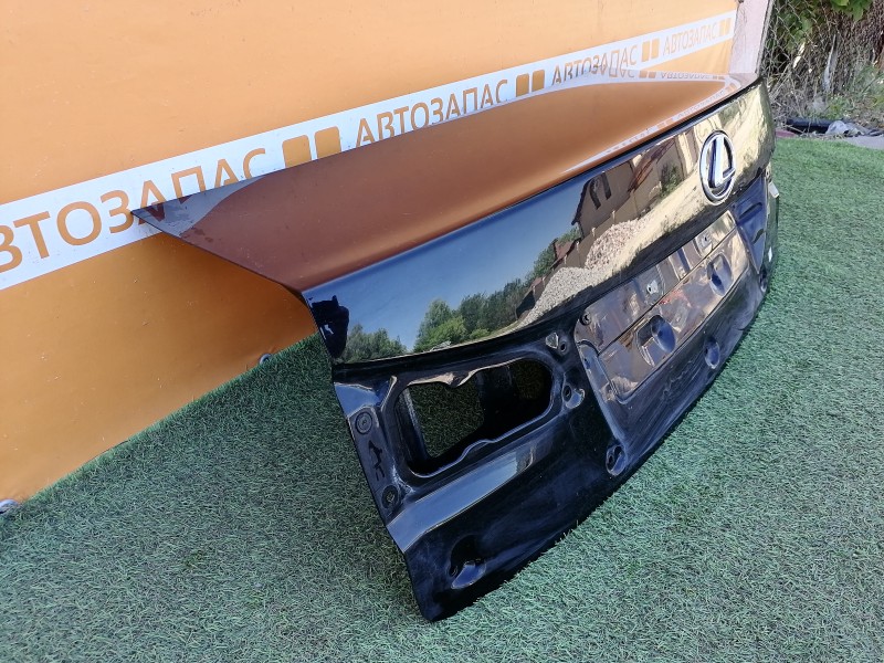 Lexus IS 250 крышка багажника