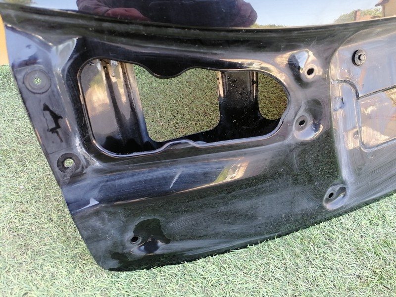 Lexus IS 250 крышка багажника