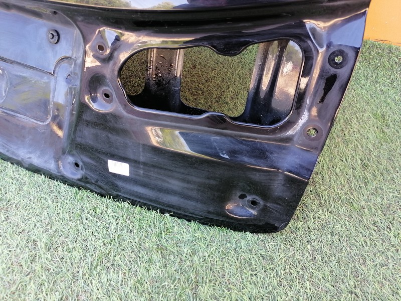 Lexus IS 250 крышка багажника