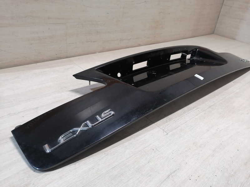 Lexus IS 250 молдинг крышки багажника