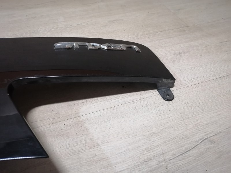 Lexus IS 250 молдинг крышки багажника