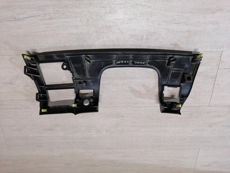 Lexus IS 250 накладка подрулевая