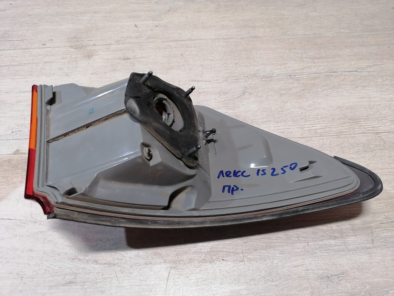 Lexus IS 250 фонарь правый в сборе