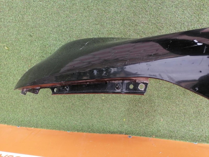 Lexus IS250 крыло переднее правое деф