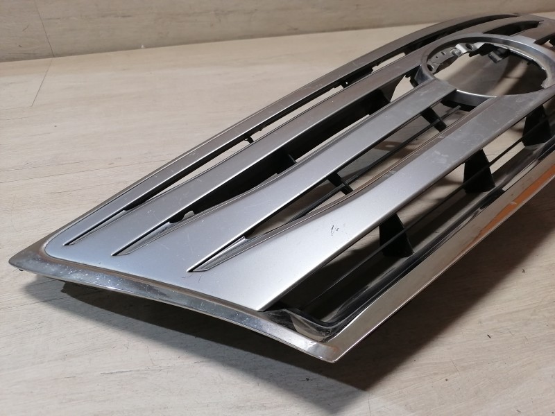 Lexus LX 570 решетка радиатора деф