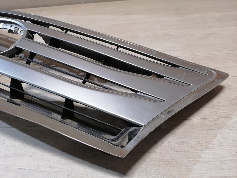 Lexus LX 570 решетка радиатора деф