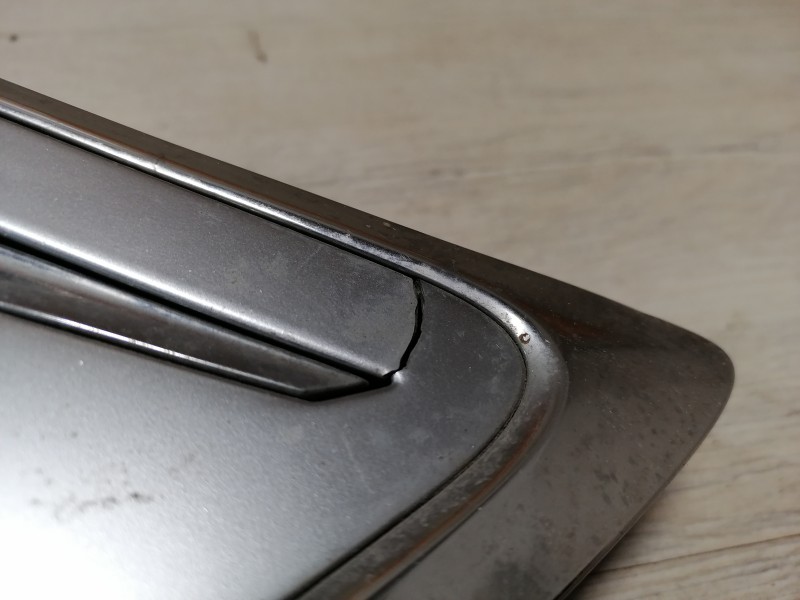 Lexus LX 570 решетка радиатора деф