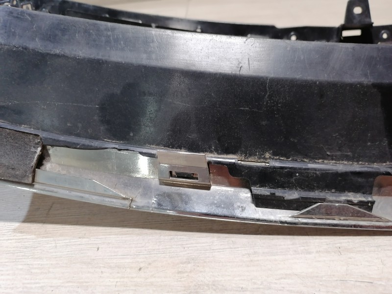 Lexus LX 570 решетка радиатора деф