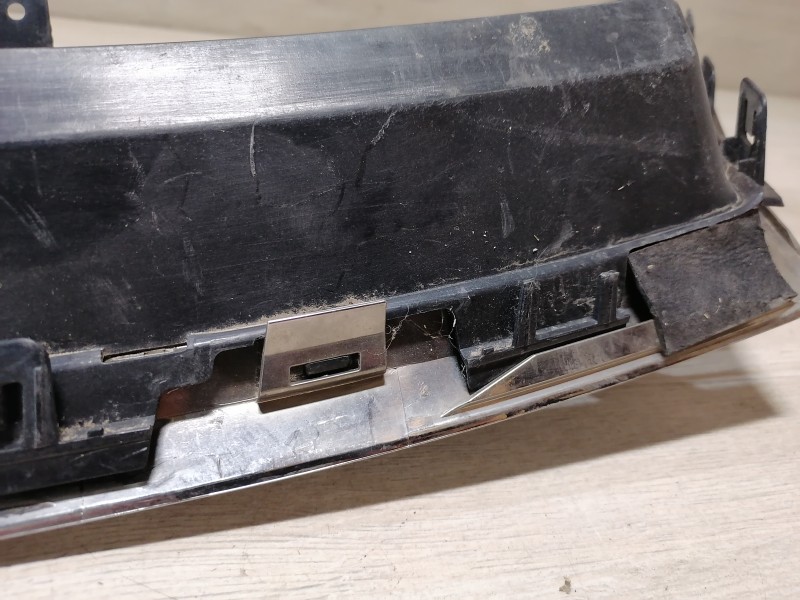 Lexus LX 570 решетка радиатора деф