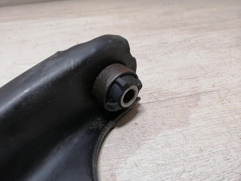 Logan 2 рычаг левый