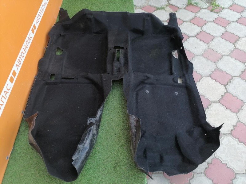 Logan №10 пол салона