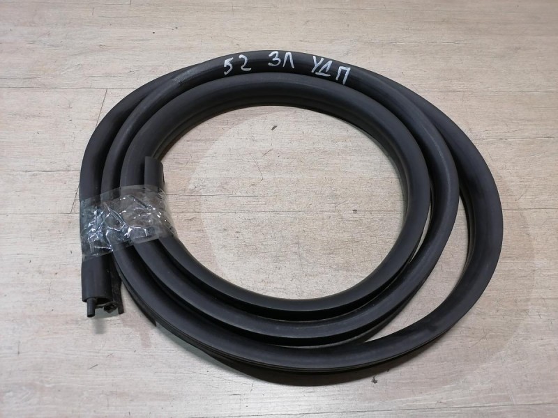 Logan 2 уплотнитель дверного проема задний левый