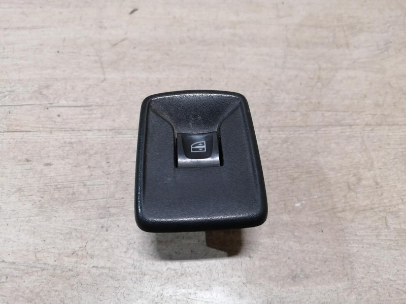 Logan 2 кнопка стеклоподъемника