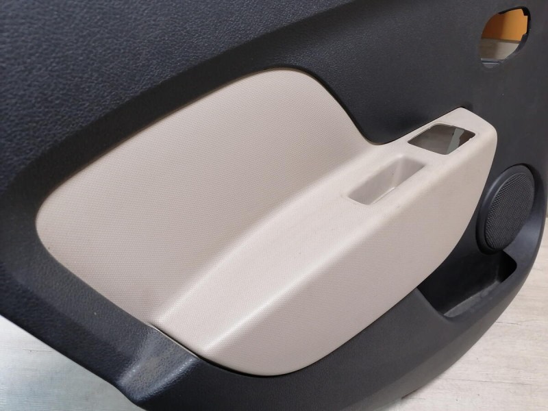 Logan 2 обшивка двери задняя левая эл черная+бежевая