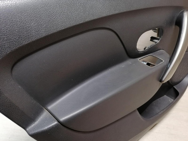 Logan 2 обшивка двери передняя левая эл