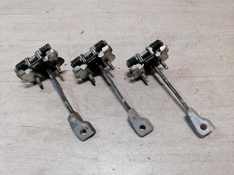 Logan 2 ограничитель двери