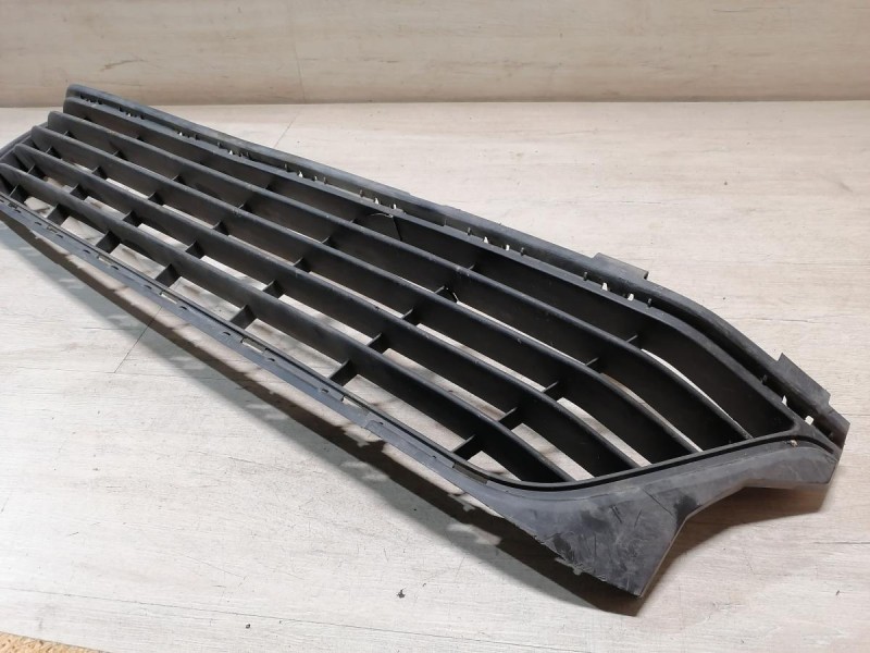 Logan №52 решетка переднего бампера нижняя рест деф