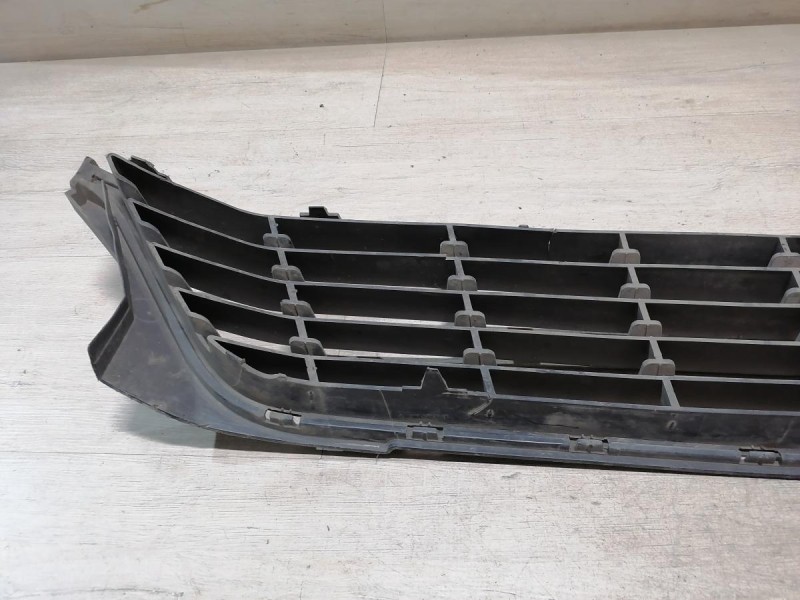 Logan №52 решетка переднего бампера нижняя рест деф