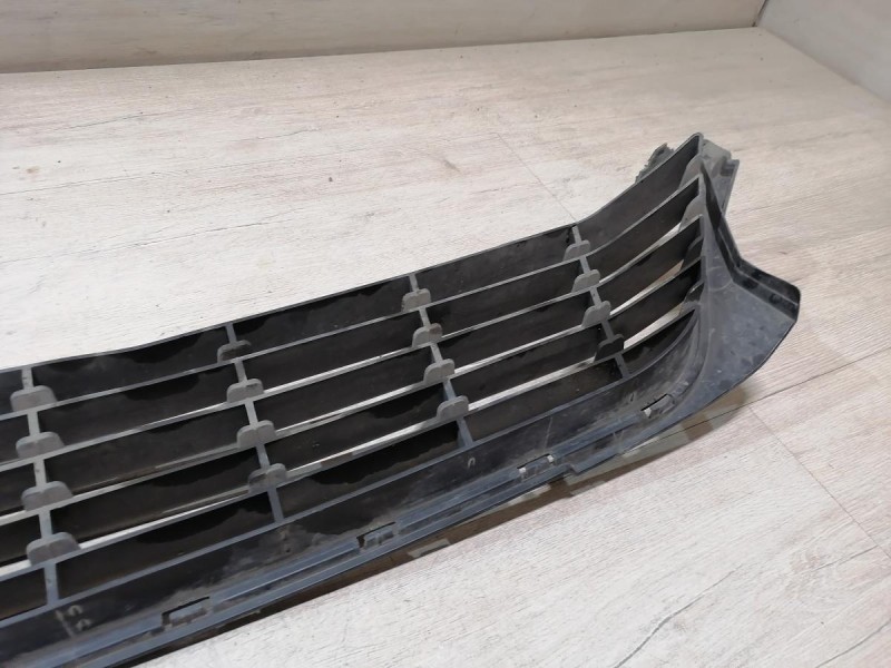 Logan №52 решетка переднего бампера нижняя рест деф