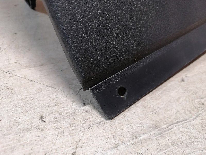 Logan №18 бардачок