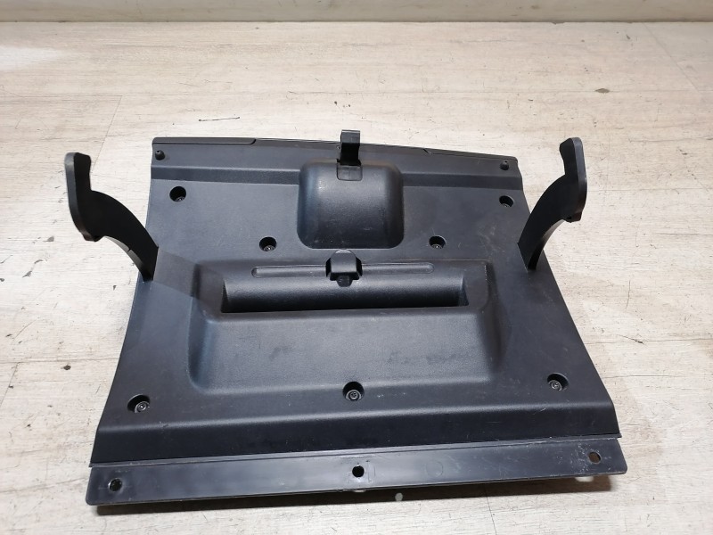 Logan №18 бардачок