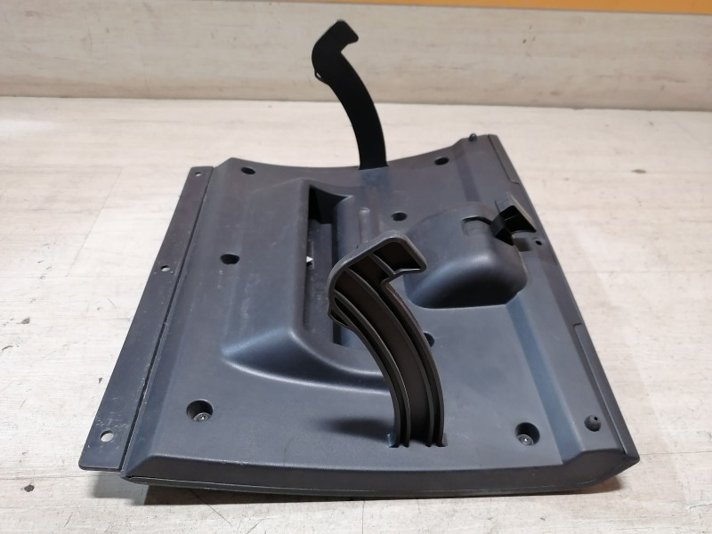 Logan №18 бардачок