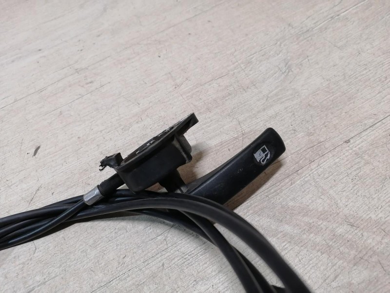 Logan 2 трос лючка бензобака