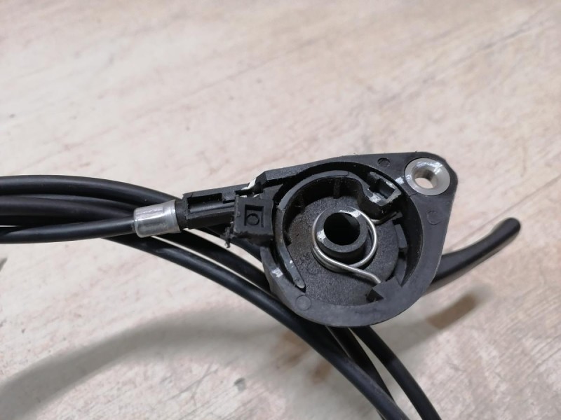 Logan 2 трос лючка бензобака