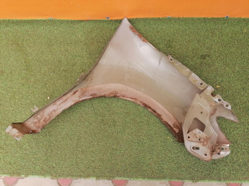 Logan №23 крыло переднее левое деф