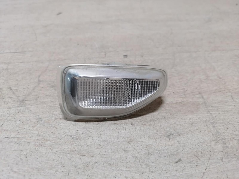 Logan 2 повторитель поворота в крыло правый