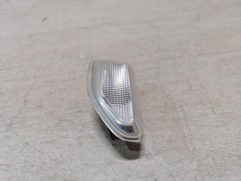 Logan 2 повторитель поворота в крыло правый