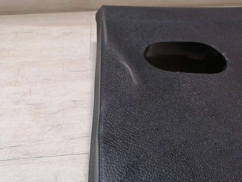 Logan 2 обшивка двери задняя правая эл черная+бежевая деф