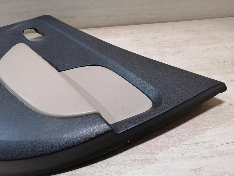 Logan 2 обшивка двери задняя правая эл черная+бежевая деф