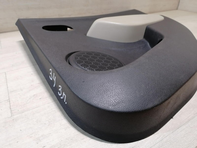 Logan 2 обшивка двери задняя правая эл черная+бежевая деф