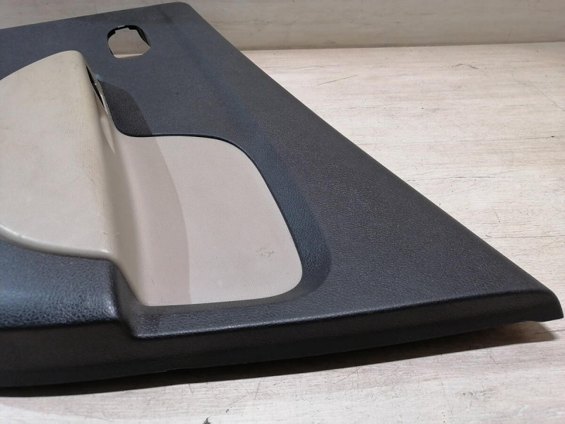 Logan 2 обшивка двери задняя правая эл черная+бежевая деф