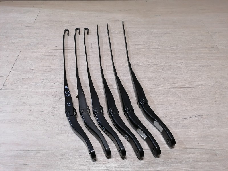 Logan №27 поводок дворника правый