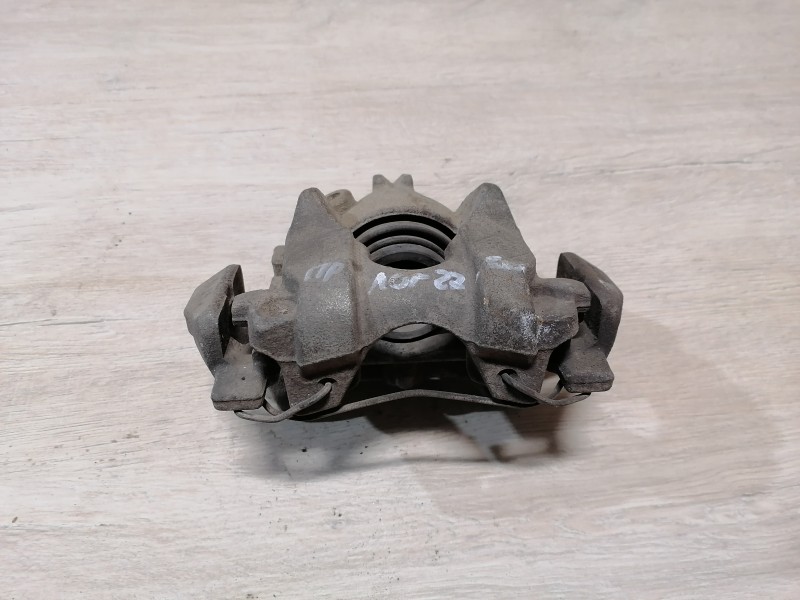 Logan №27 суппорт передний правый 8 кл