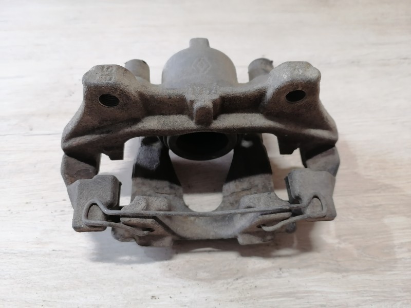 Logan №27 суппорт передний правый 8 кл