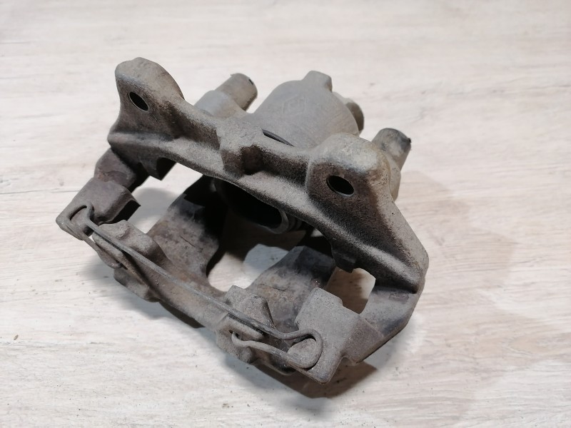 Logan №27 суппорт передний правый 8 кл