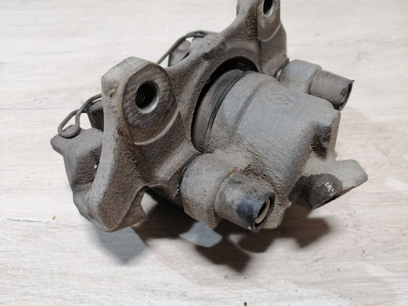 Logan №27 суппорт передний правый 8 кл