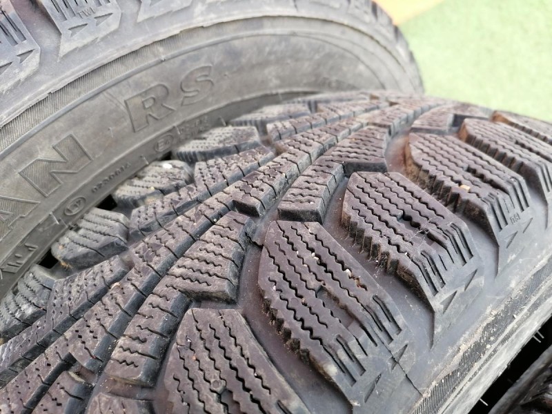 Logan №29 шина 185/65  R15 нокиан нордман зима липучка