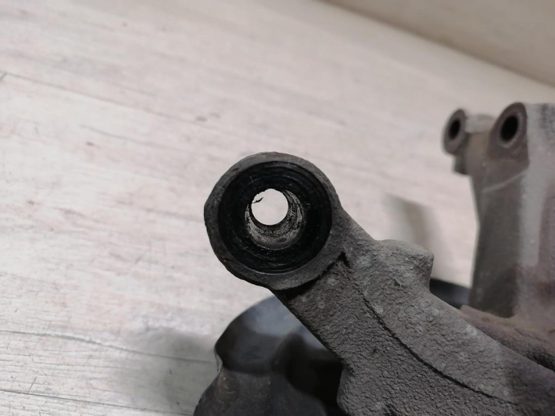 Logan 2 кулак левый