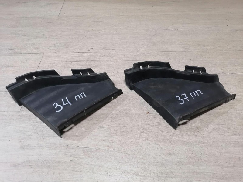 Logan №37 дефлектор радиатора правый 623125799