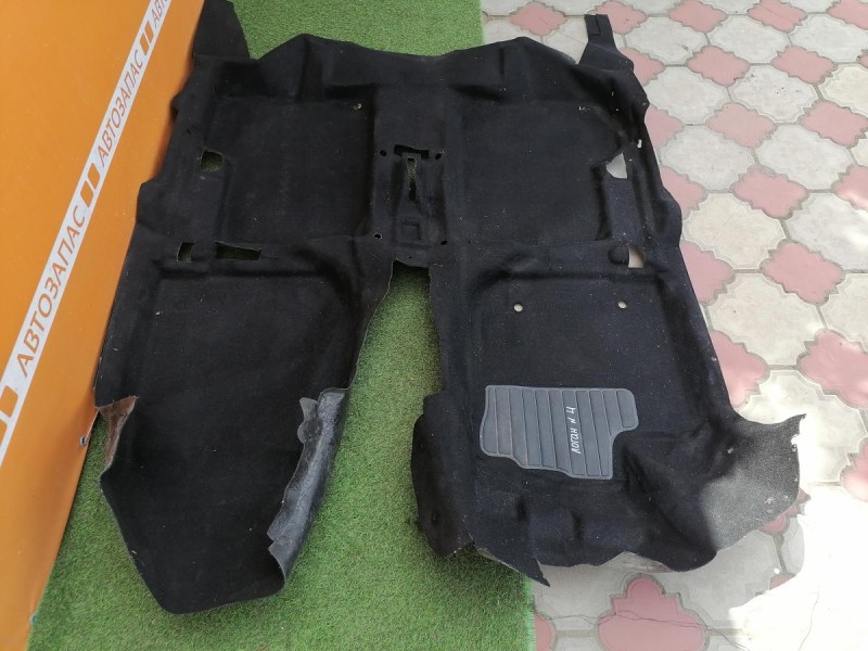 Logan №9 пол салона