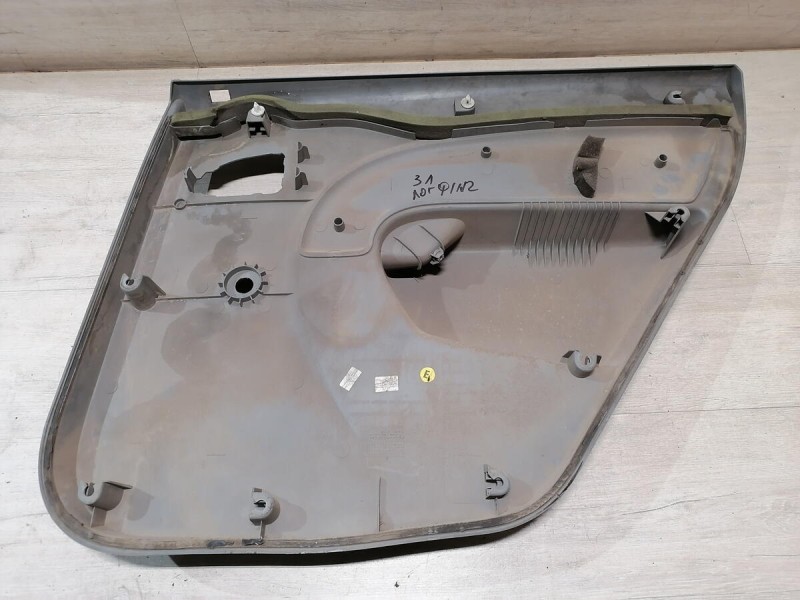 Logan ф1 обшивка двери задняя левая мех деф