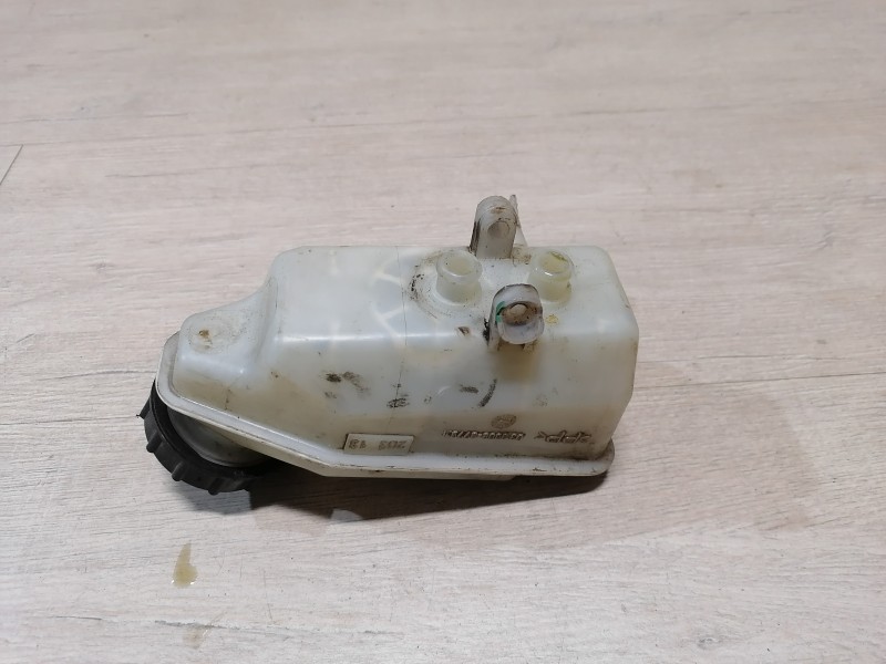 Almera G15 №7 бачок тормозого цилиндра АКПП
