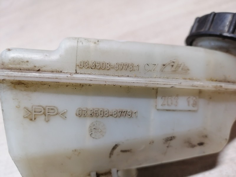 Almera G15 №7 бачок тормозого цилиндра АКПП