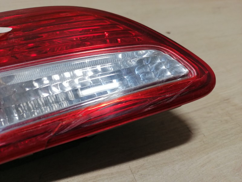Almera G15 №8 фонарь в крышку багажника левый деф
