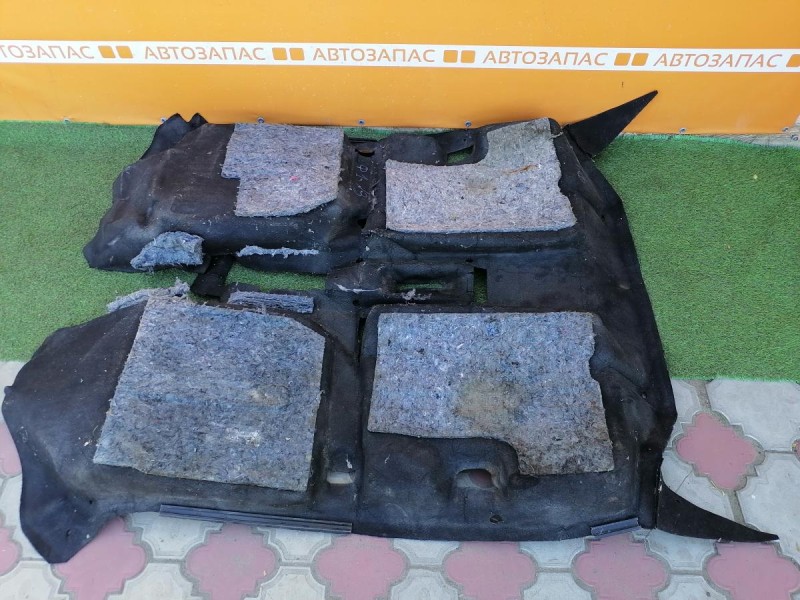 Logan ф1 №3 пол салона